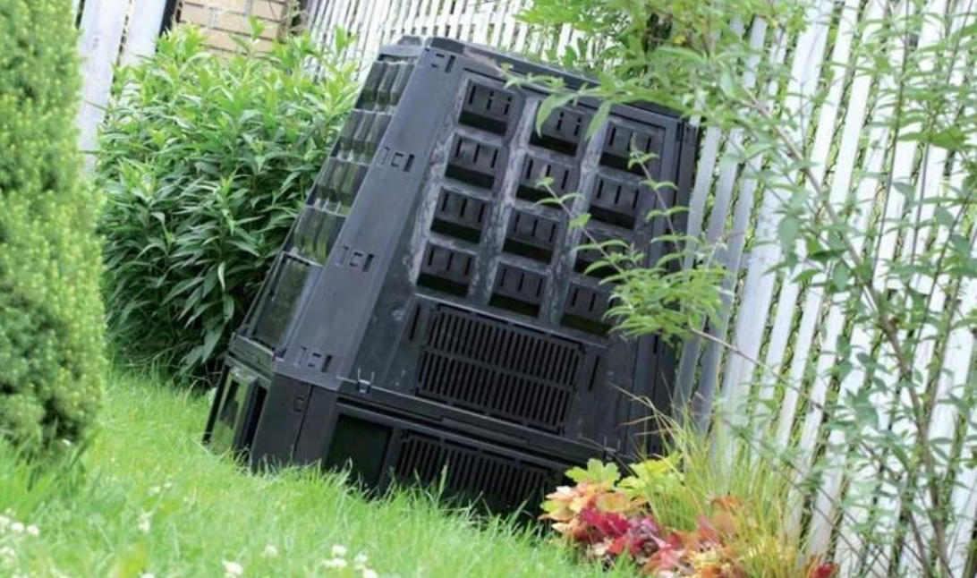 CUTIE DIN PLASTIC PENTRU COMPOST 630 L RS